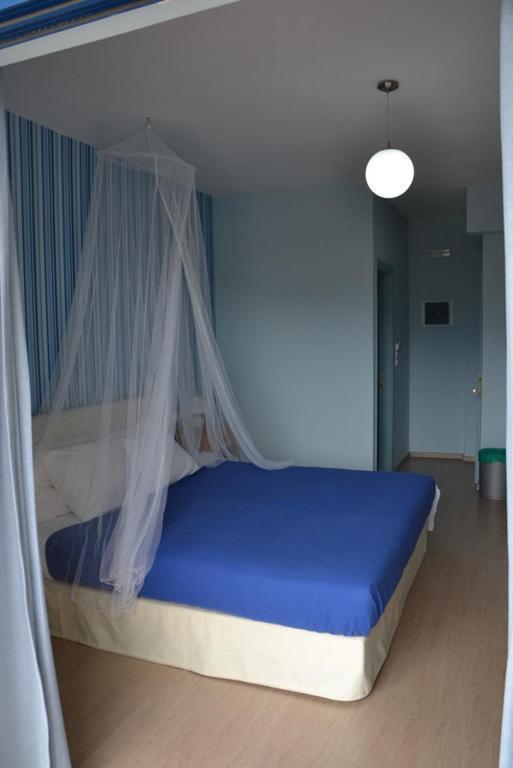 Valente Perlia Rooms Poros Town Zimmer foto
