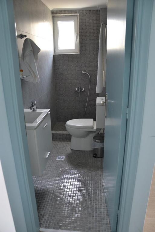Valente Perlia Rooms Poros Town Exterior foto